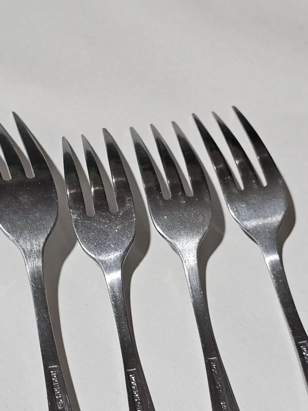 Rogers Jefferson Manor 3 Salad & 1 Dinner Fork stainless Roberts vintage flatwar
